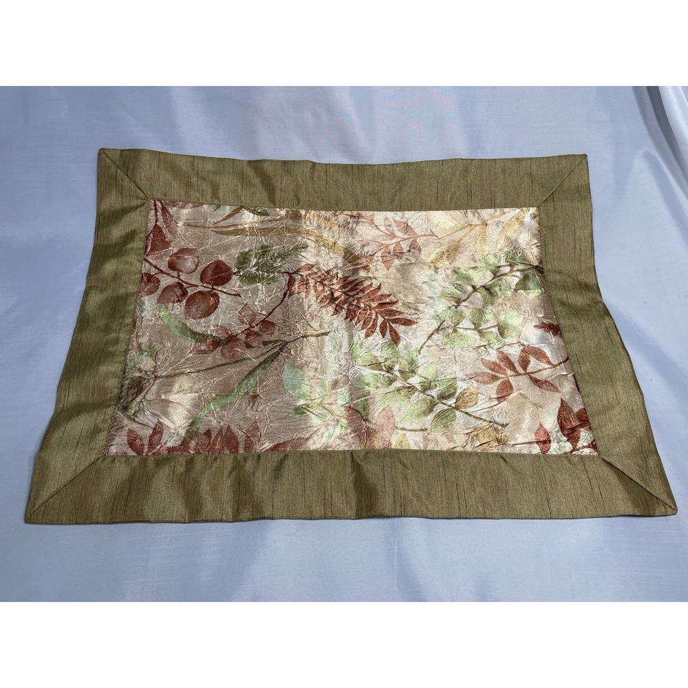 Fall Placemats Set of 6 - Beautiful Fall Pattern - 18" x 13" - Preowned